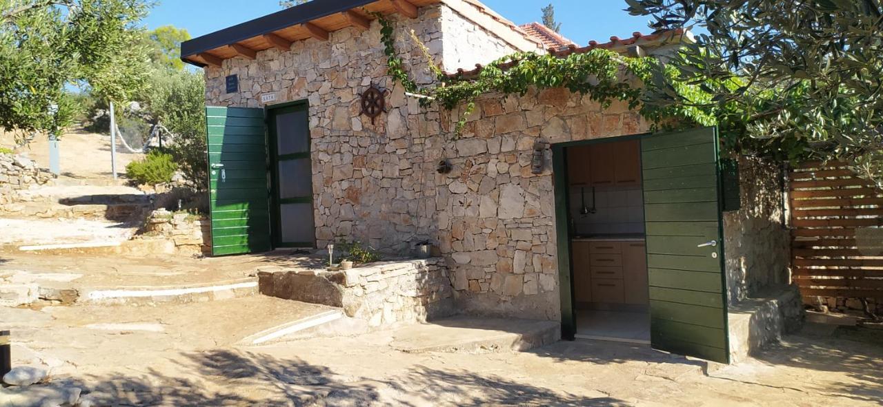 Villa Robinson House Kata à Milna  Extérieur photo